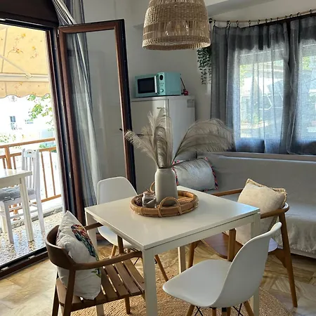 Boho Apartment- με θέα την θάλασσα 아파트 *